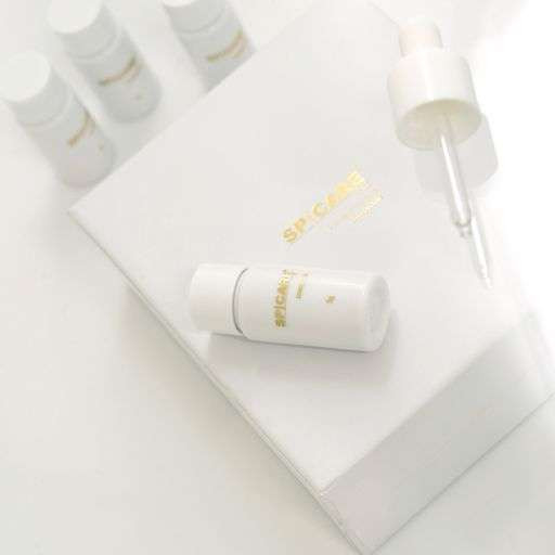 高純度ビタミンＣ　美容セラムで輝く肌へ